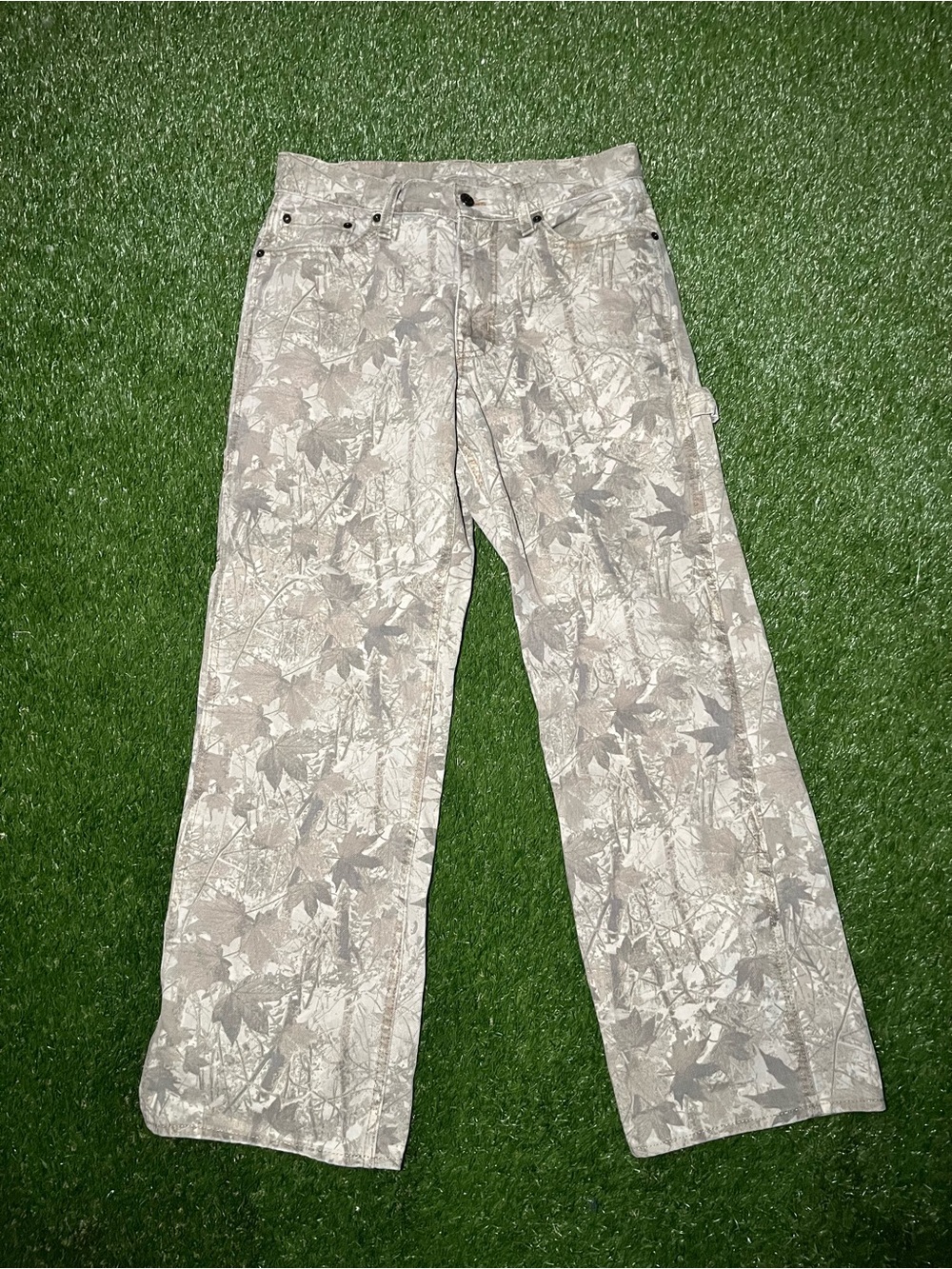 Men's 30x32 Leaf-Print Loose Carpenter Jeans